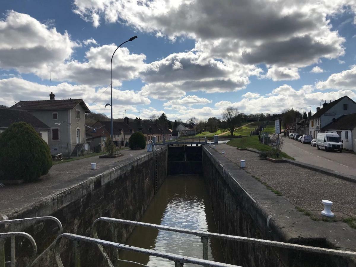 Les Lodges Du Canal Vue Sur Le Canal Rogny Zewnętrze zdjęcie